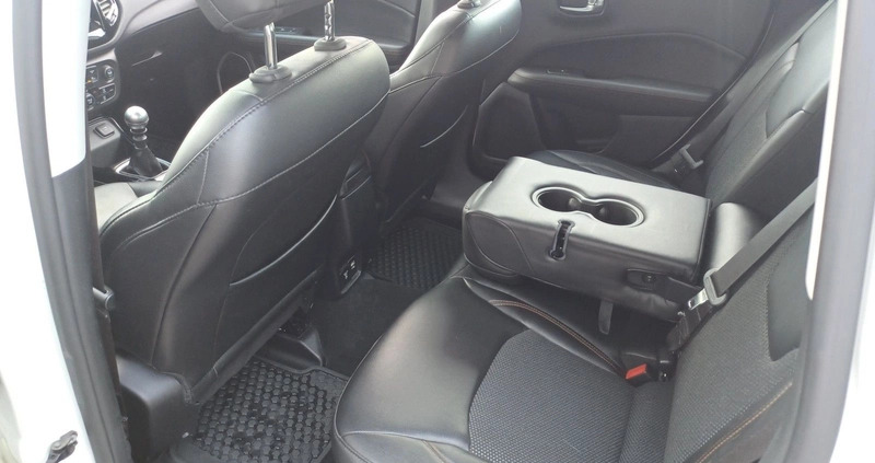 Jeep Compass cena 83500 przebieg: 54390, rok produkcji 2018 z Kluczbork małe 379